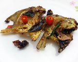 A picture of step 6 of Crispy Fried Fish With Dry Sou Curried Sauce.