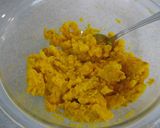 A picture of step 2 of A Handy Method for Storing Kabocha Squash.