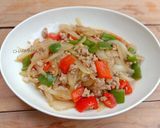 A picture of step 4 of Stir-Fried Pork with Bell Peppers and Onions.