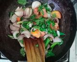 A picture of step 2 of Onion mint chutney.