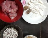 A picture of step 1 of Chinese Yam Euryale Seeds Pork Shank Soup 淮山茨實豬展湯 Healthy Soup.