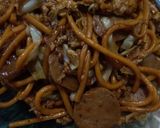 Foto langkah ke 5 dari resep Mie lidi goreng bakso simple.
