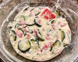 Foto del paso 5 de la receta: Pastel salado de hojaldre con calabacín, requesón y salami