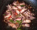Foto langkah ke 4 dari resep Cumi Saus Mentega.