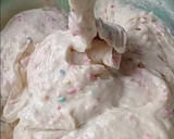 Foto del paso 3 de la receta: Muffins de banana y dulce de leche con cubierta azucarada de coco🥳
