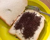 Foto langkah ke 3 dari resep Roti Panggang Meses Keju Kental Manis.