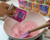 Foto langkah ke 1 dari resep Jelly Merah Putih.