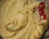 A picture of step 7 of Berry Cheese Angel Cake.