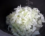A picture of step 1 of Cabbage Porridge.