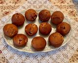 Muffin tönkölybúza fehérlisztből piros bogyós gyümölcsökkel és szósszal recept fázis 6 fotója