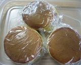 A picture of step 3 of Soy Milk Dora-Yaki Pancakes with Cream Filling.