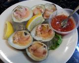 A picture of step 2 of Raw Clams on the Halfshell.