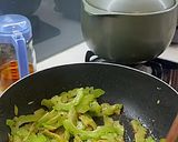 Hình bước làm 4 của món Khổ qua tàu xì xào bò