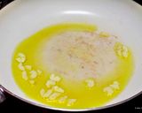 Foto del paso 2 de la receta Merluza con gulas y langostinos