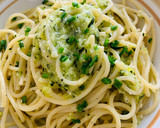 Foto del paso 6 de la receta: Espaguetis con salsa de calabacín y limón con aroma de menta