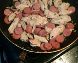 Foto del paso 1 de la receta: Salteado de pechuga y chorizo de pavo