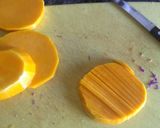 Foto del paso 1 de la receta: Tortilla de zapallo, cebolla y ají