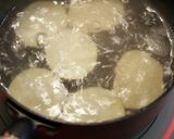 A picture of step 1 of Potatoes Topped With Beef.