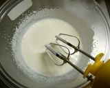 A picture of step 2 of Creamy Bavarois with Kiwi Syrup.