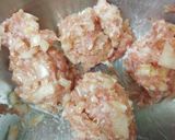 A picture of step 4 of 551-Style Steamed Pork Buns.