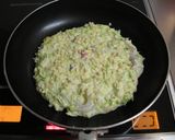 A picture of step 4 of Standard Okonomiyaki.