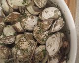 A picture of step 4 of Mimi's Clams & Garlic.