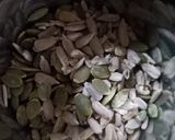 A picture of step 1 of Roasted Sunflower seeds Chocolate Bar.
