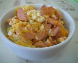 A picture of step 4 of Rice Bowl with Fish Sausage in Scrambled Eggs.