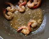 A picture of step 2 of Spicy Garlic Shrimp Linguine.