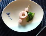 A picture of step 4 of Skewered Kamaboko Roses.