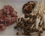 A picture of step 1 of Mushrooms and Chicken Soba Noodles.
