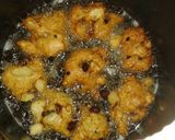A picture of step 4 of Oliebollen (dutch donuts).