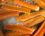 Une image de l'étape 1 de Tarte feuilletée carottes endives miel.