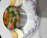 Foto del paso 5 de la receta: Ensaladilla de verduras con salmón, huevo duro y aderezo Vidalim y ensaladilla rusa