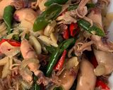 Foto langkah ke 5 dari resep Cumi Asin Cabe Ijo.