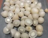 Foto langkah ke 1 dari resep Manisan Rambutan Kasturi.