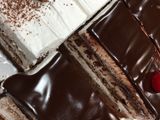 قطع كيك الشوكولاتة