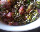 Sprout moong salad रेसिपी चरण 1 फोटो