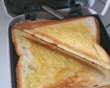 Foto langkah ke 3 dari resep Spread Cheese Toast.