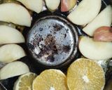 Foto del paso 1 de la receta: Torta de manzana invertida sin azúcar refinada y sin gluten