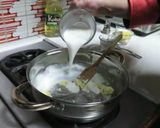 Foto del paso 3 de la receta: Croquetas de papa bañadas en flor de calabaza