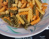 Foto del paso 2 de la receta: Ensalada de pasta con atún y huevo
