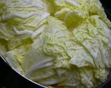 A picture of step 2 of Layered Chinese Cabbage and Pork Hot Pot.