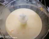 A picture of step 5 of Mango pancake with mango sauce.