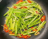 香芹炒牛肉的食譜步驟2照片