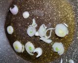 Foto del passaggio 2 della ricetta Calamarata di zucchine e stracciatella