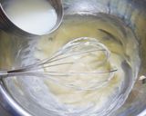 A picture of step 8 of Fraisier Style No-bake Cheesecake.
