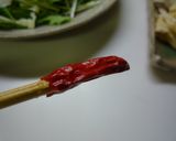 A picture of step 2 of How to Make Momiji Oroshi (Spicy Grated Daikon Radish).
