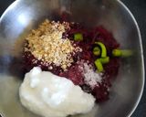 A picture of step 3 of Beetroot raita.