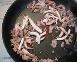 A picture of step 6 of Ika Yakisoba (Panfried Noodles with Squid).